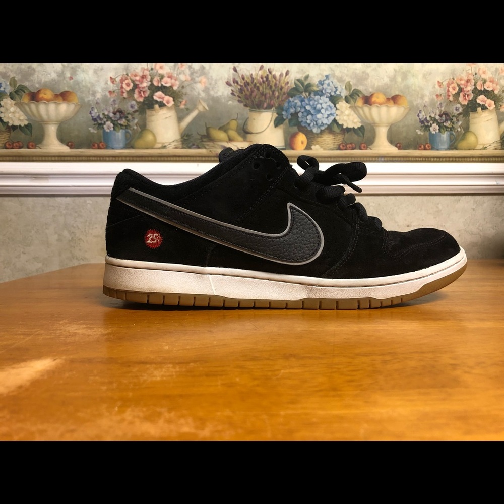 Nike SB Dunk Low - Quartersnacks